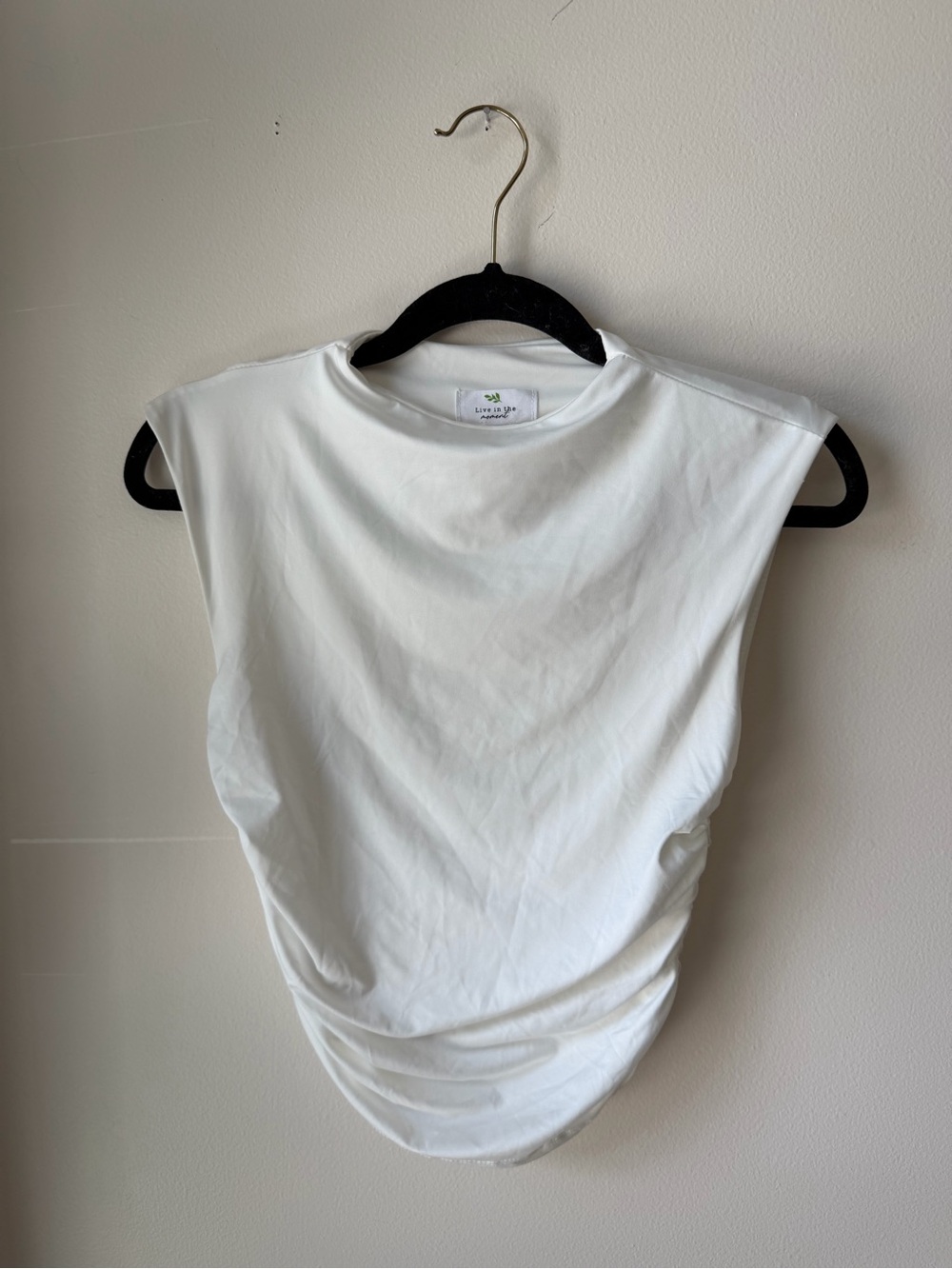 Sleeveless White Crewneck Top - Unbranded